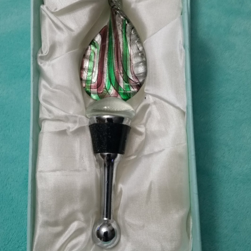 Glass bottle topper